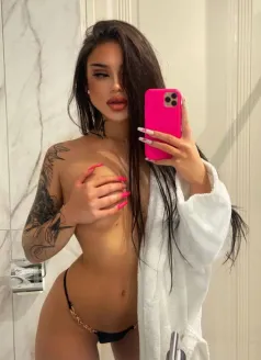  Зоя, 22, 
